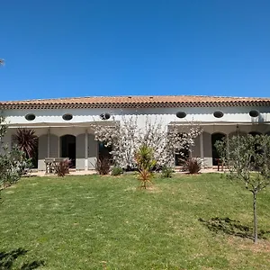  Hébergement de vacances Maison Neuve + Piscine Dans Parc Arboré Proche France